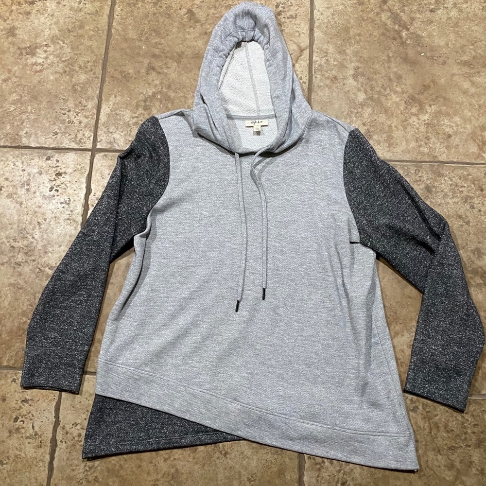 🎄Style&Co Hooded Pullover🎄